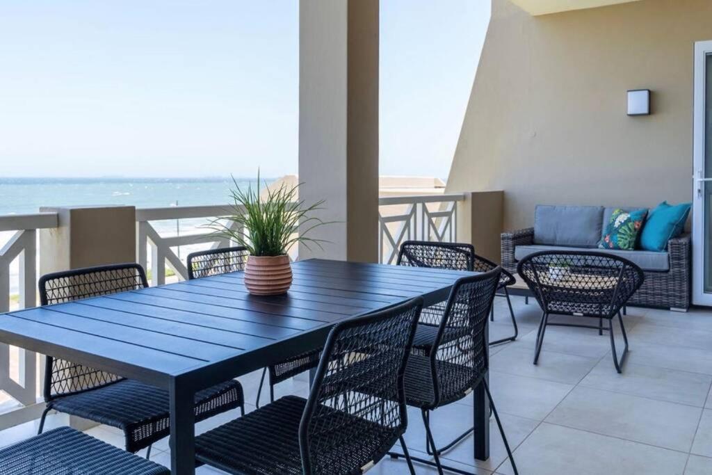 Waterfront Getaway, 2 Bedroom Seaside Bliss Умдлоти Екстериор снимка