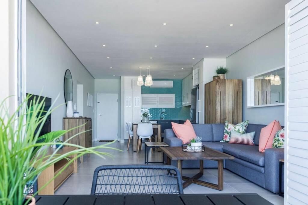 Waterfront Getaway, 2 Bedroom Seaside Bliss Умдлоти Екстериор снимка