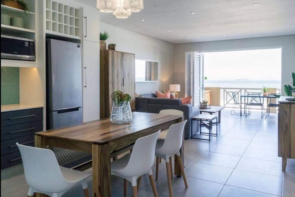 Waterfront Getaway, 2 Bedroom Seaside Bliss Умдлоти Екстериор снимка